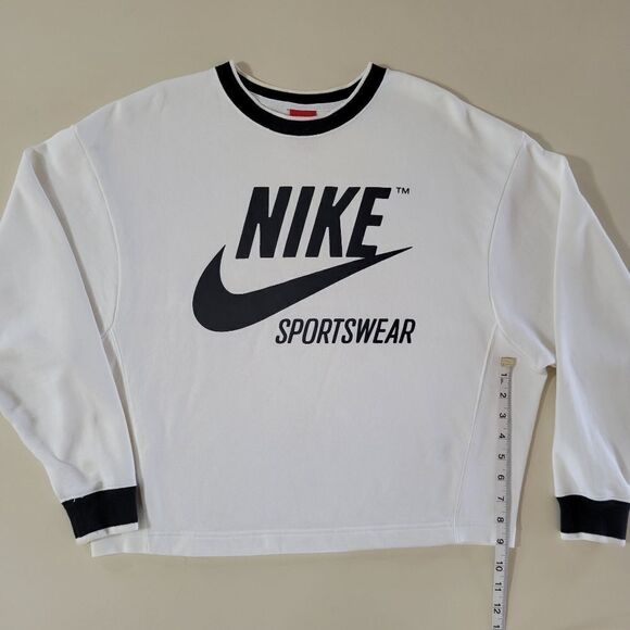 Nike Women's Archive Sweatshirt - Picture 9 of 16
